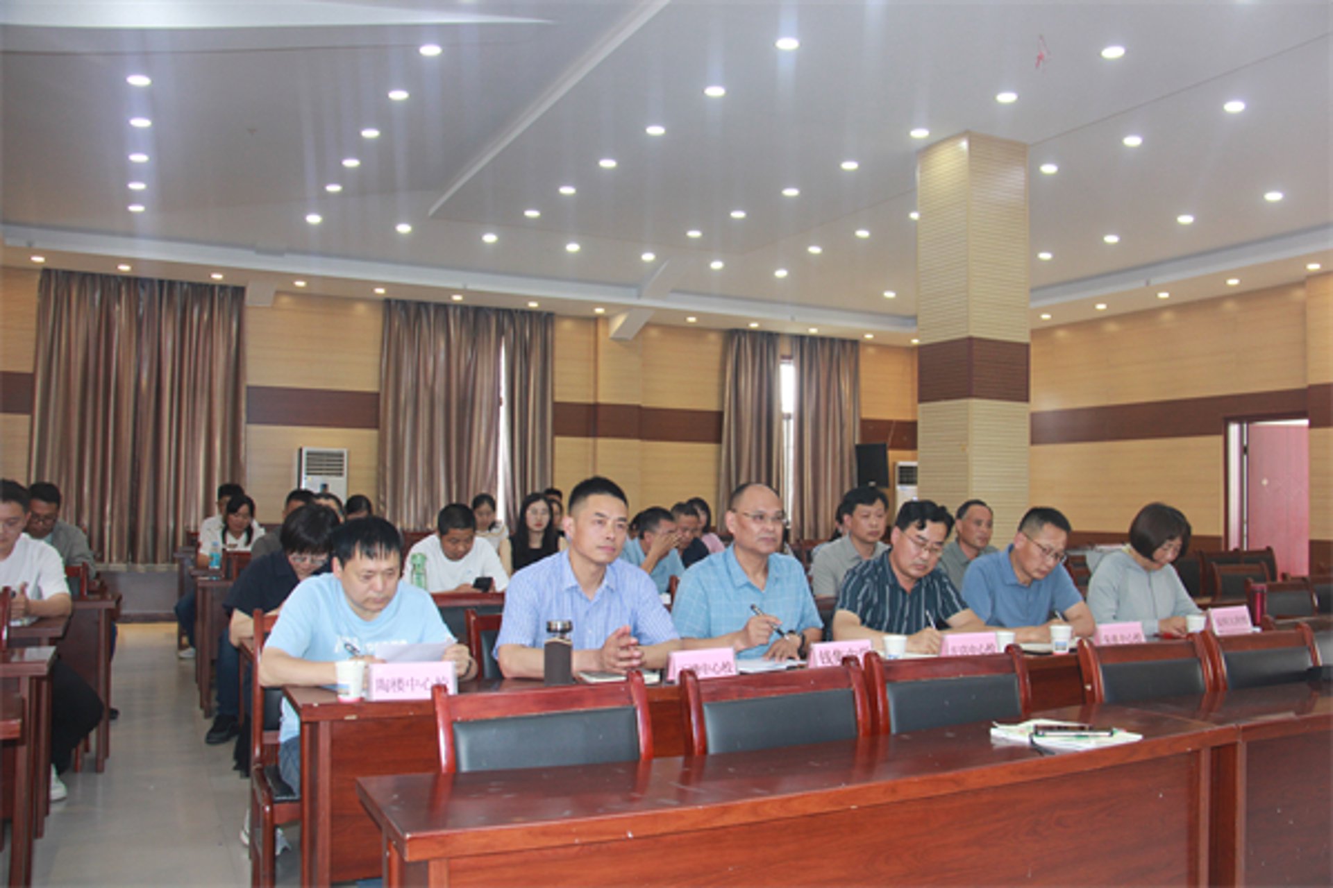 杜集乡中心学校